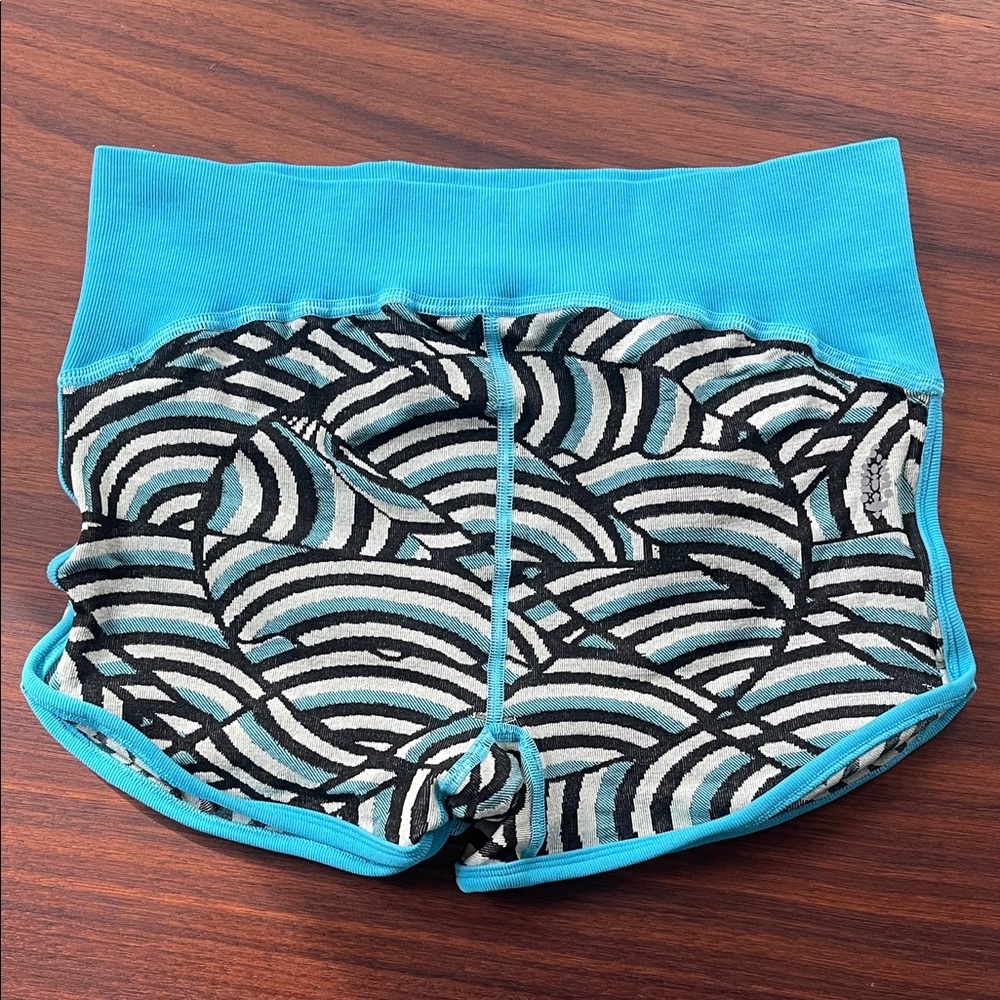 Free People Movement Dip It Low Jaquard Yoga Shorts M/L